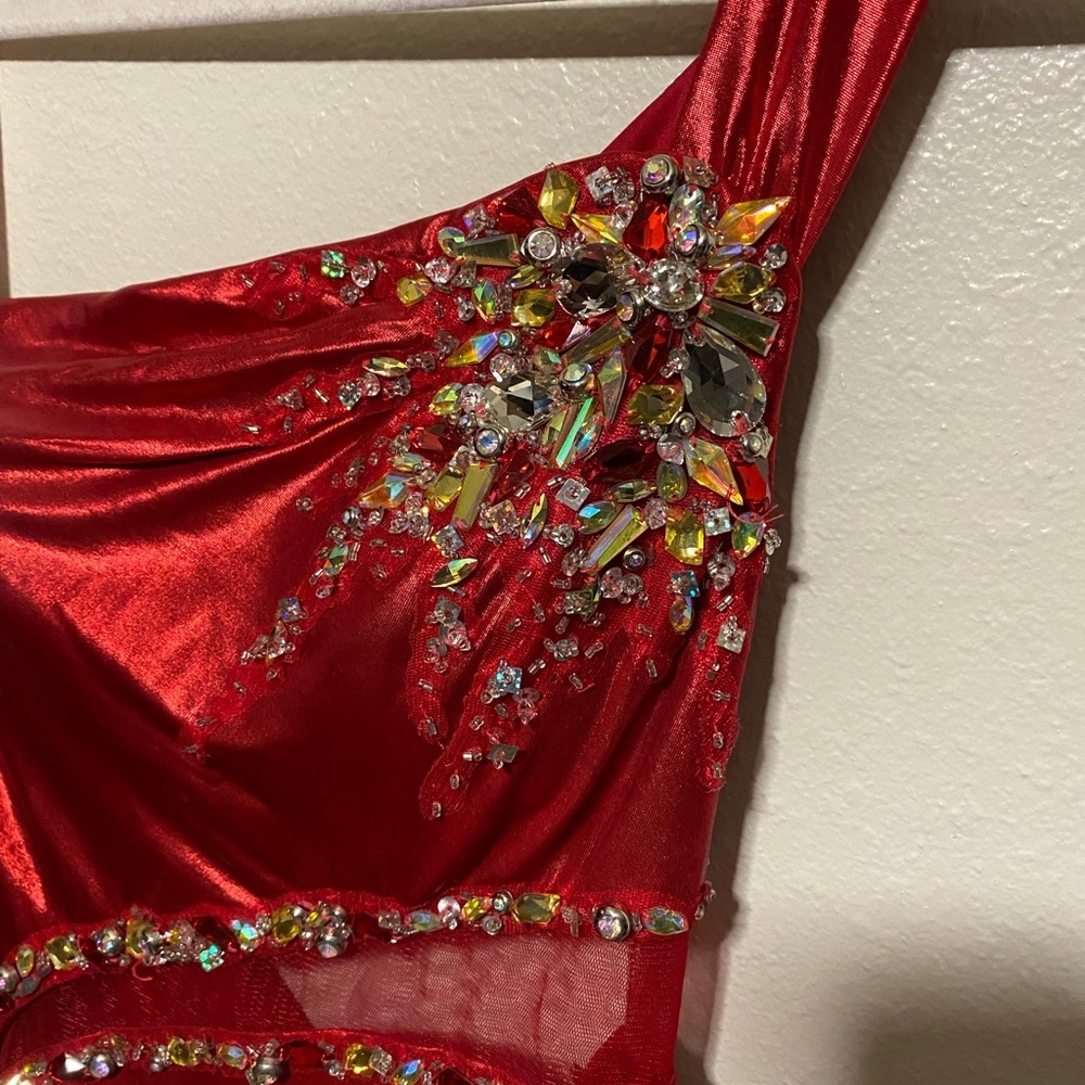 Kiss Kiss Red One Shoulder Formal Gown Beaded Sequin Train Size 10 - Picture 8 of 12